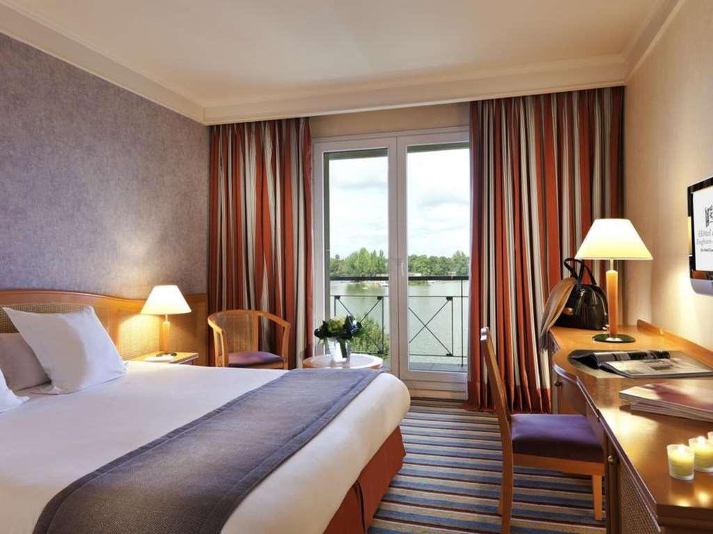 Hotel Barriere L'Hotel Du Lac Enghien-les-Bains Oda fotoğraf
