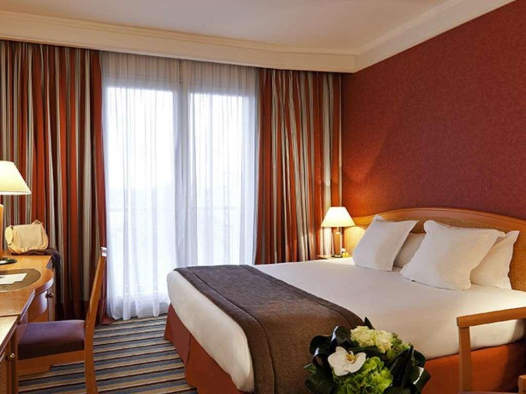 Hotel Barriere L'Hotel Du Lac Enghien-les-Bains Oda fotoğraf